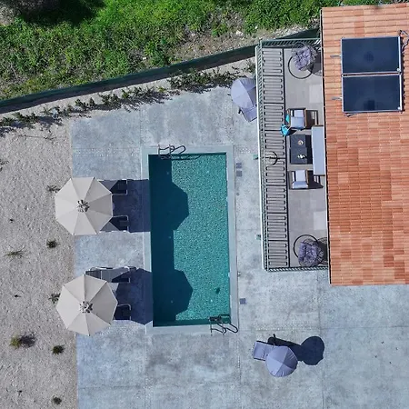 Valley House *