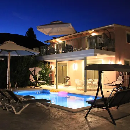 Valley House * Vasiliki