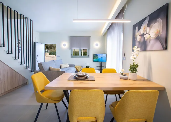 Valley House *
