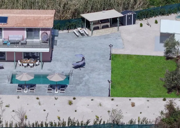 Valley House * Vasiliki